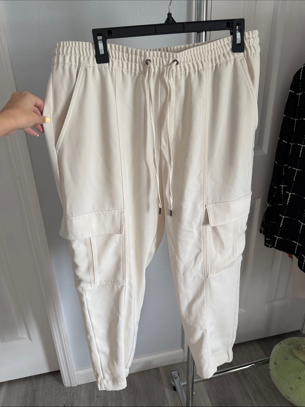 Women’s Cream Cargo Jogger Pants - Casual Comfort